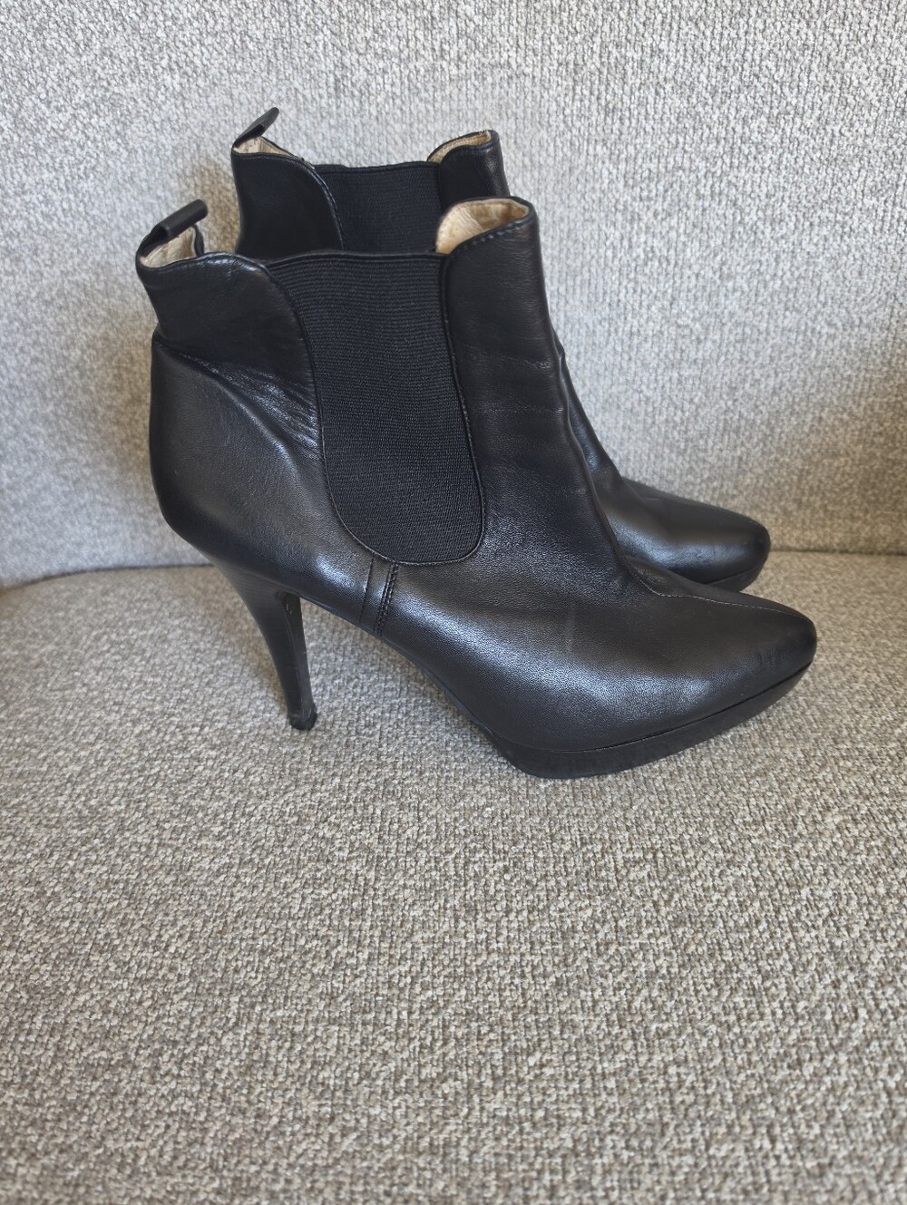 Micheal Kors Heeled Pointed Toe Pull On Leather Chelsea Boot Black Sz 10